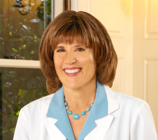 Susan Lark là một trong những người tiên phong trong lĩnh vực Dinh dưỡng Lâm sàng và phòng bệnh